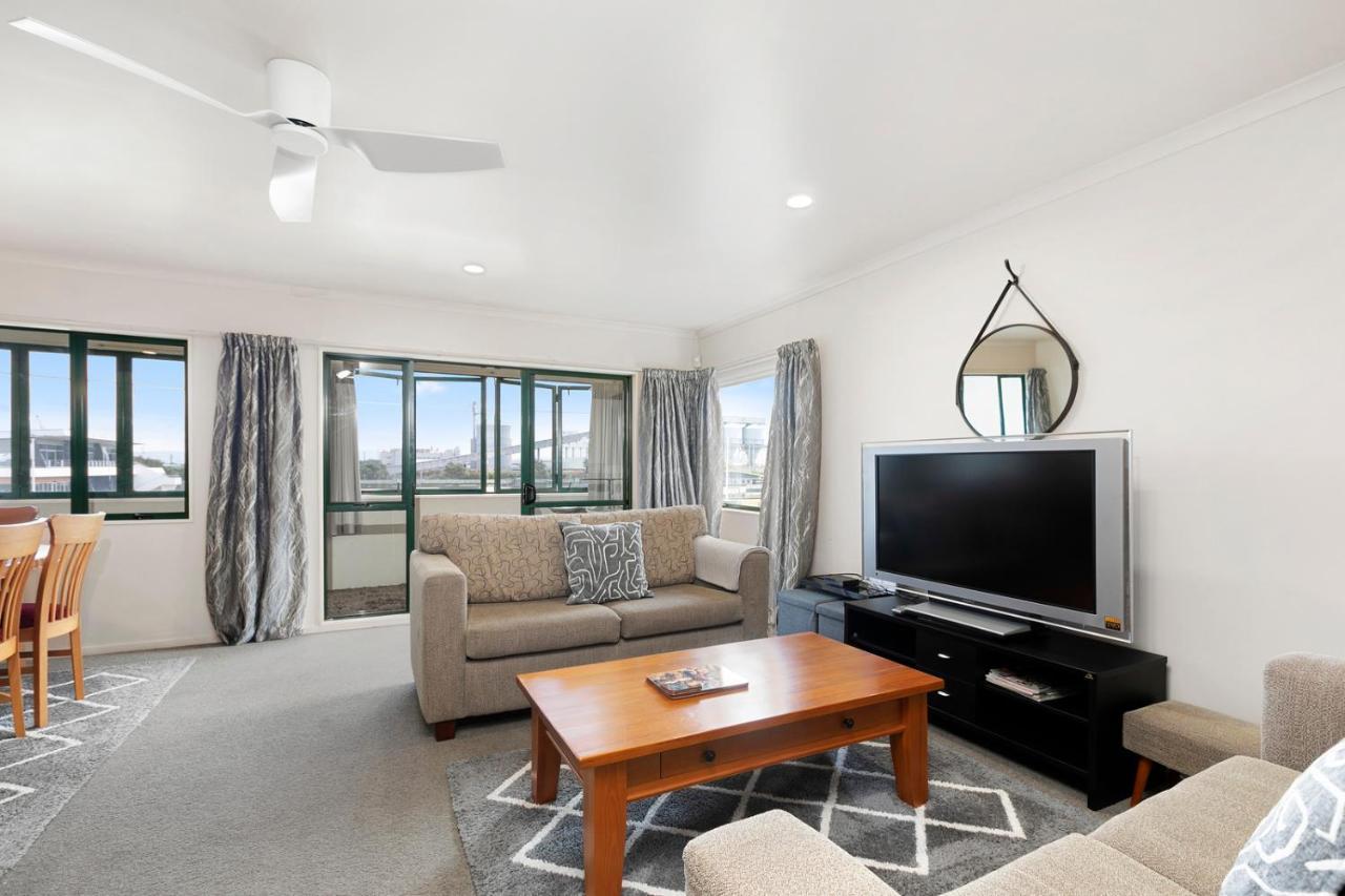 Вилла Mount Sunset - Mt Maunganui Townhouse Маунт-Маунгани Экстерьер фото